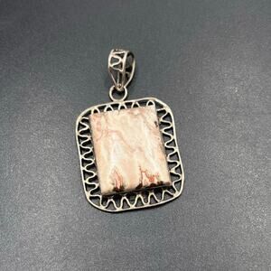 Tan White Agate, a variety of Chalcedony Or Jasper sterling Silver Pendant